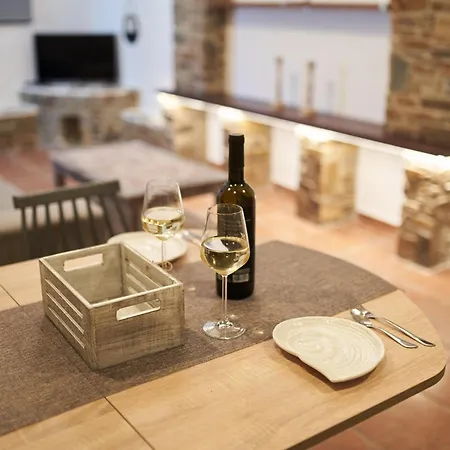 Thiramnia Kaga Kythnosuites Mérichas