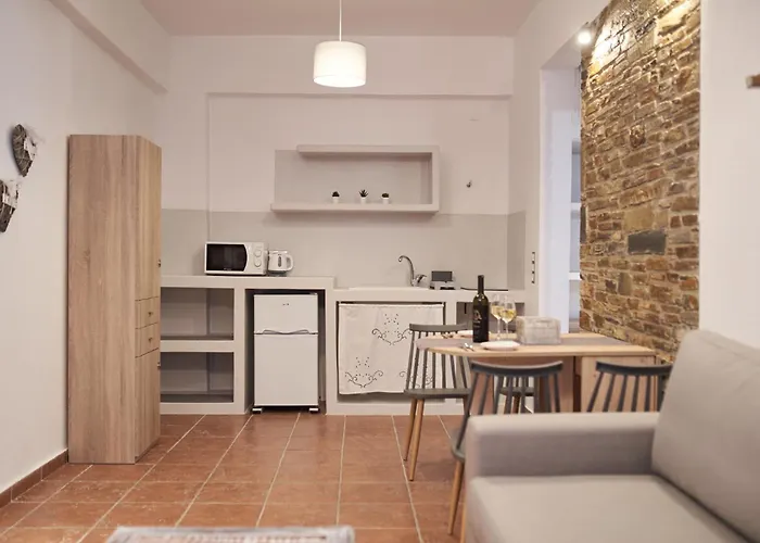 Thiramnia Kaga Kythnosuites *